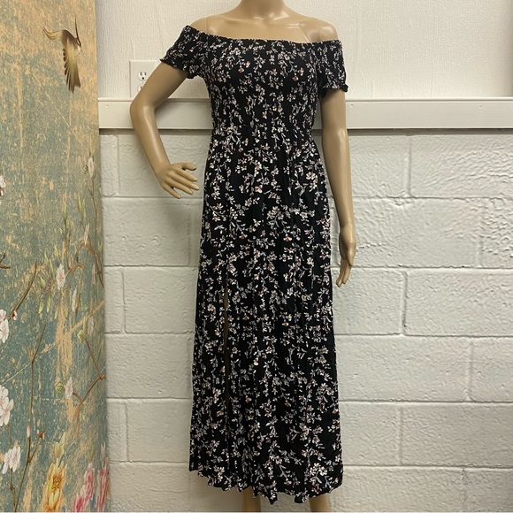 NWOT Off Shoulder Shirred Bodice High Split Dress - Black, White, and Mauve - Picture 2 of 4